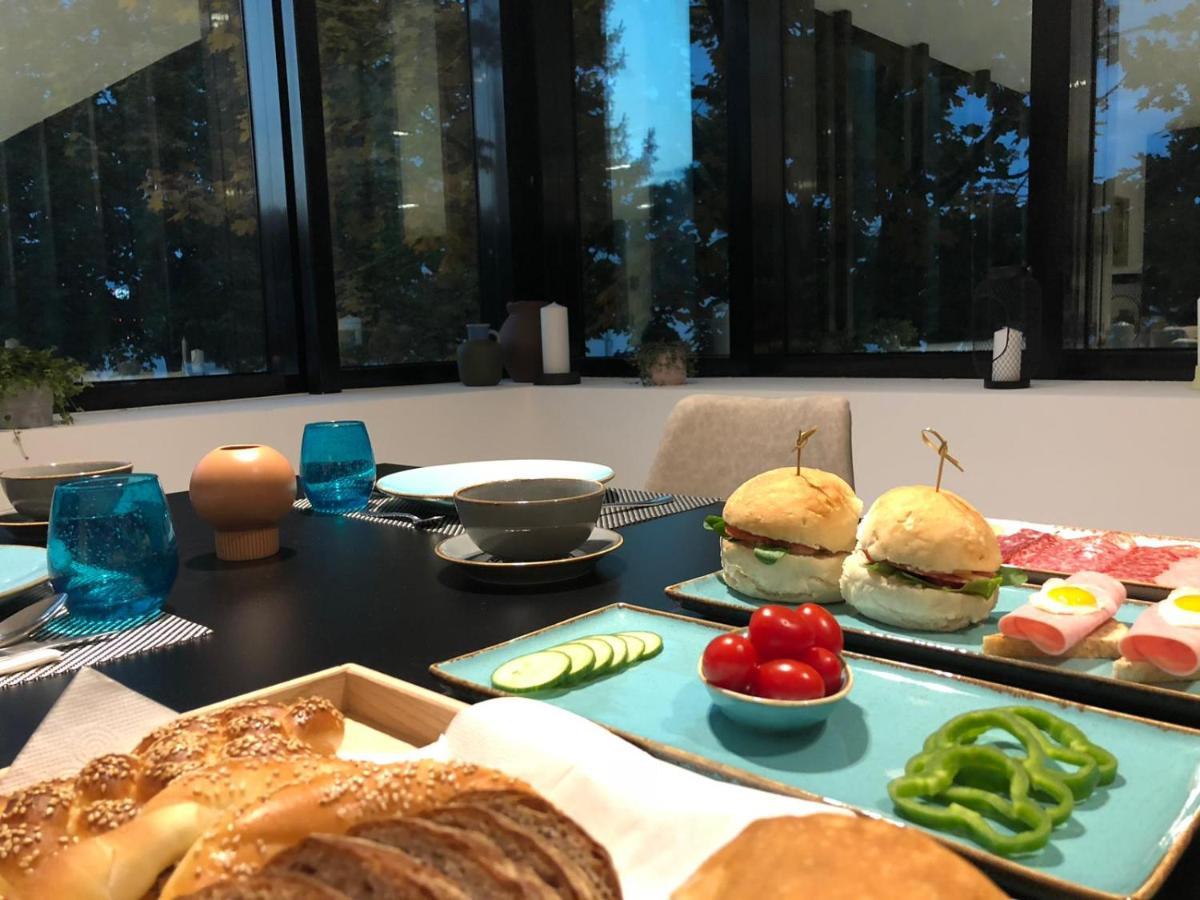 Hotel Cubis 伦达瓦 外观 照片