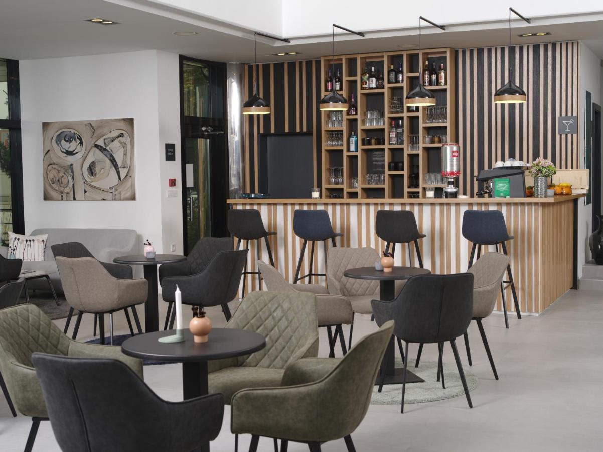Hotel Cubis 伦达瓦 外观 照片
