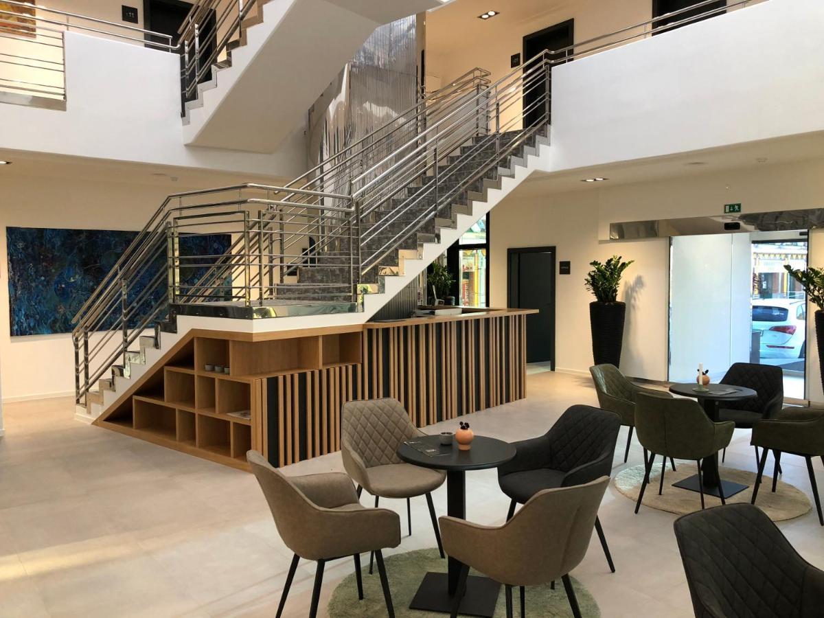 Hotel Cubis 伦达瓦 外观 照片